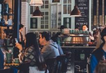 Real-Time sentiment analysis tool – Retail Industry Real-Time sentiment analysis tool - Retail Industry