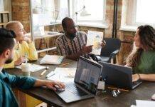 QuickBooks dashboard to find patterns in finance, sales, and forecasts