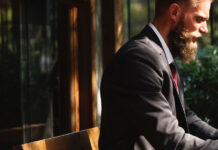 Ad Networks Marketing Campaign Data Dashboard in Looker (Google Data Studio)