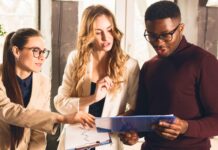 Monday.com to KPI Dashboard to manage, view, and generate insights from the CRM data