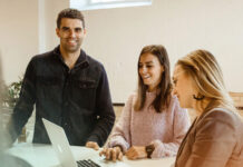 Effective Management of Social Media Data Extraction: Strategies for Authentication, Security, and Reliability