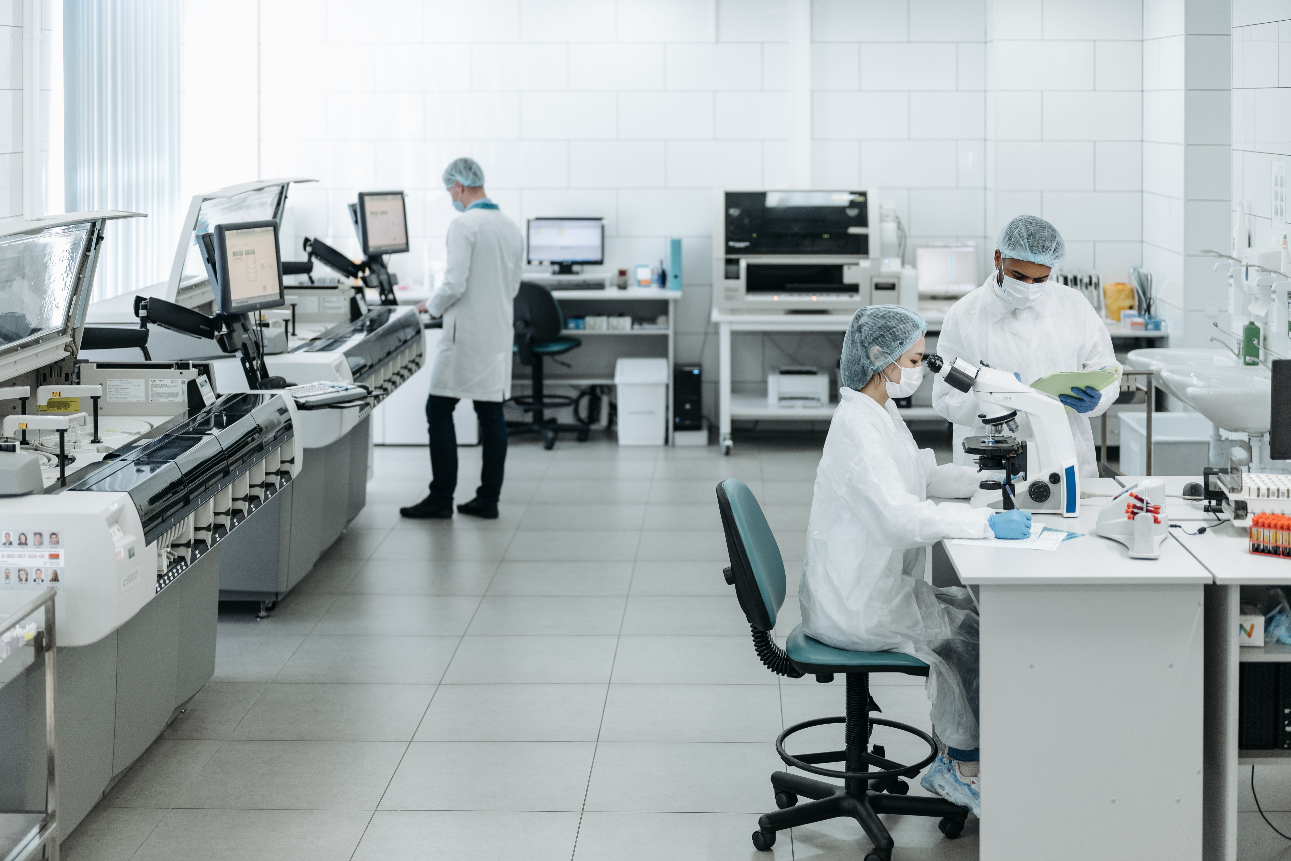 Complete List of Pharmaceuticals & Biotechnology AI Tools & AI Software