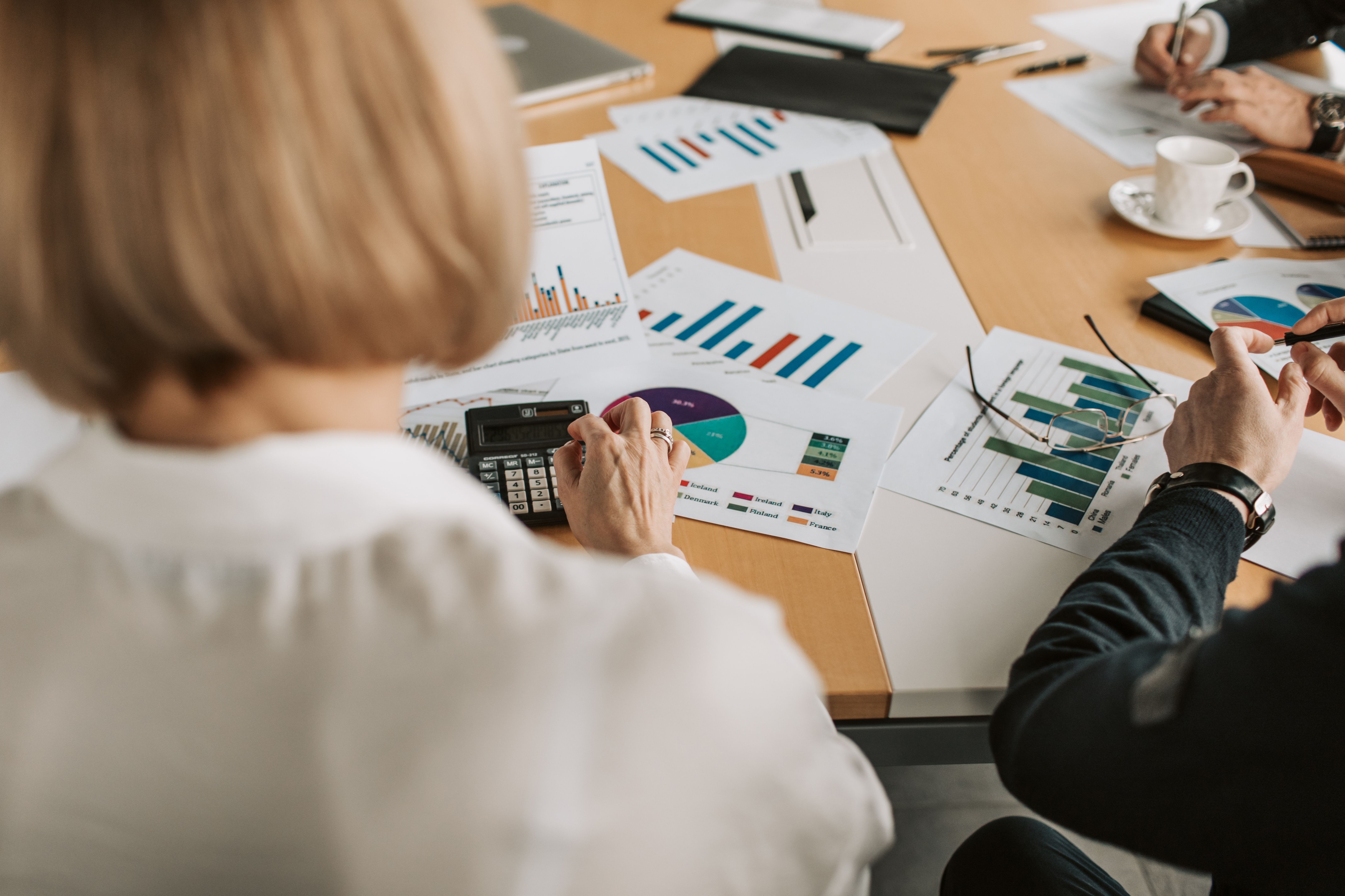 Complete List of Professional Services (Consulting, Accounting, Marketing) AI Tools & AI Software