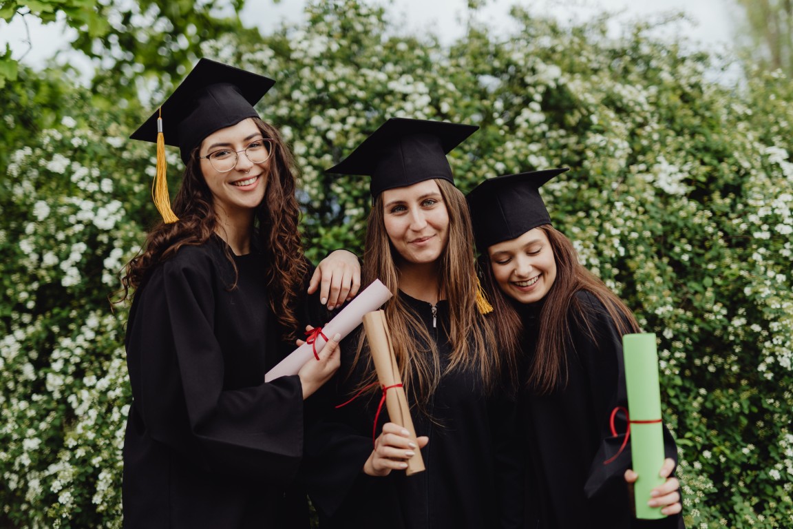 AI for Colleges: How Artificial Intelligence Can Improve Learning, Increase Enrollment and Optimize College Operations