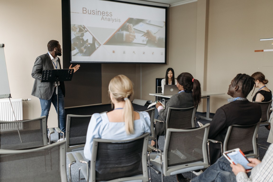 AI for Corporate Training Firms: How Artificial Intelligence Can Improve Workforce Skills, Increase Training ROI and Optimize Operations