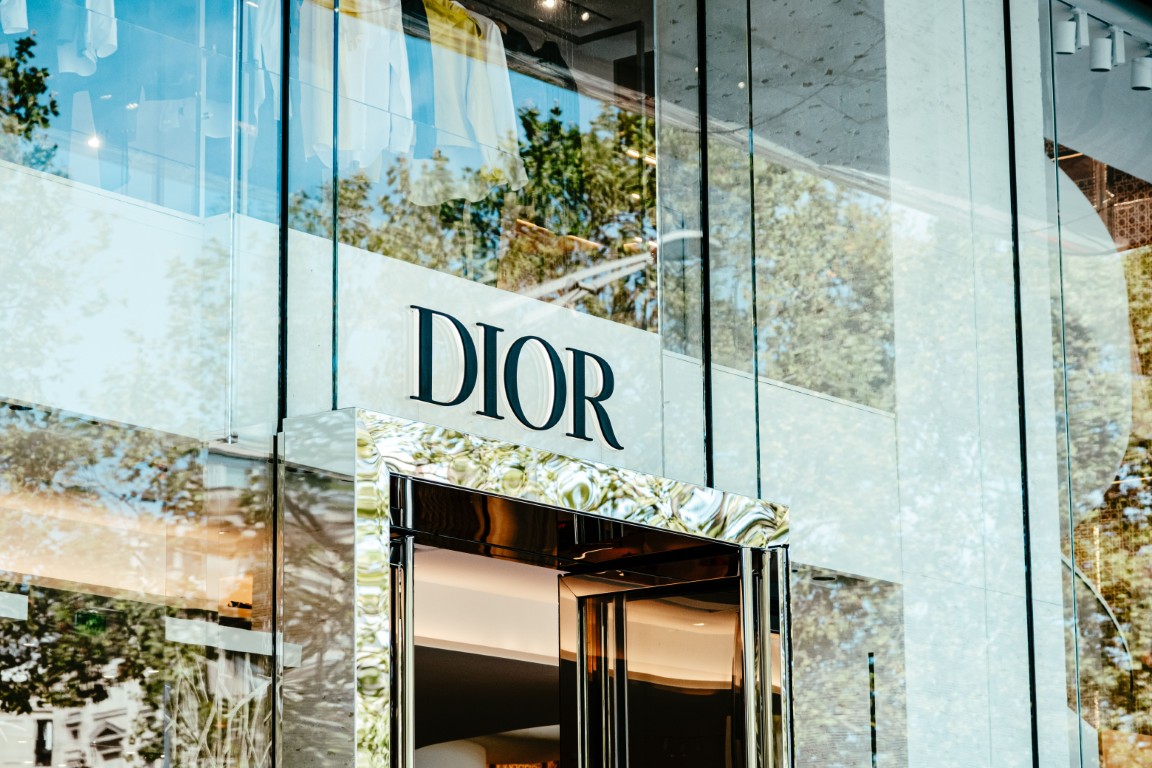 AI for D2C Brands: How Artificial Intelligence Can Increase Sales, Reduce Costs and Improve Customer Experience