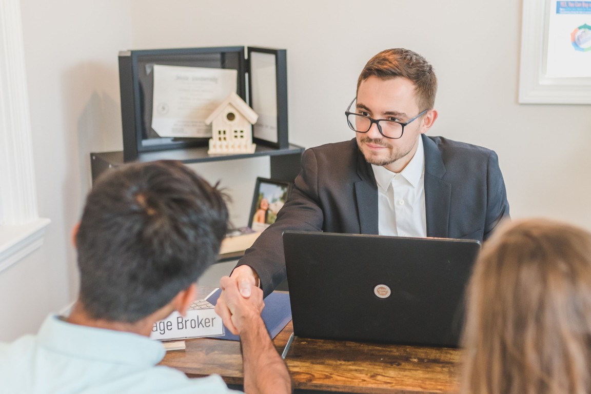 AI for Mortgage Companies: How Artificial Intelligence Can Accelerate Lending, Improve Risk Assessment and Streamline Mortgage Operations