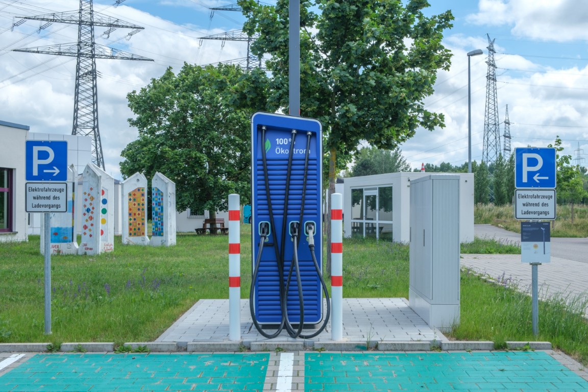 AI for EV Charging Providers: How Artificial Intelligence Can Optimize Charging Networks, Reduce Energy Costs and Improve Customer Experience