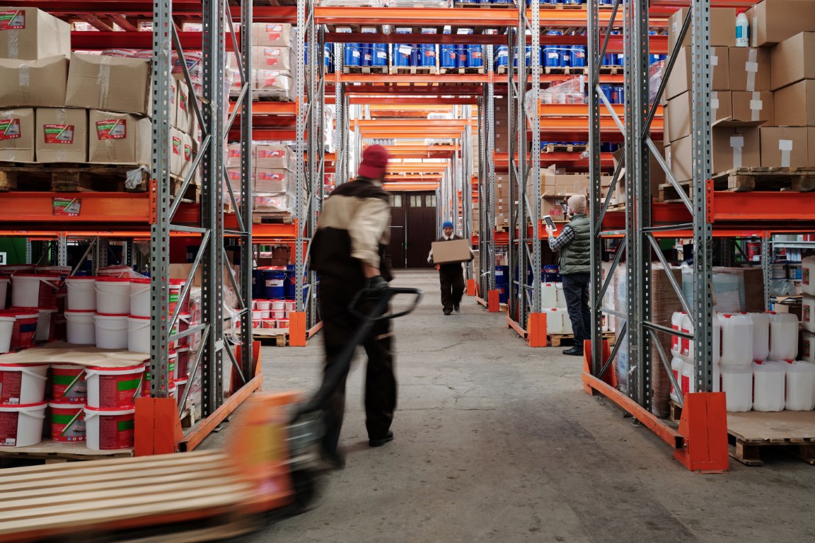 AI for Distributors: How Artificial Intelligence Can Optimize Inventory, Increase Sales and Improve Supply Chain Efficiency