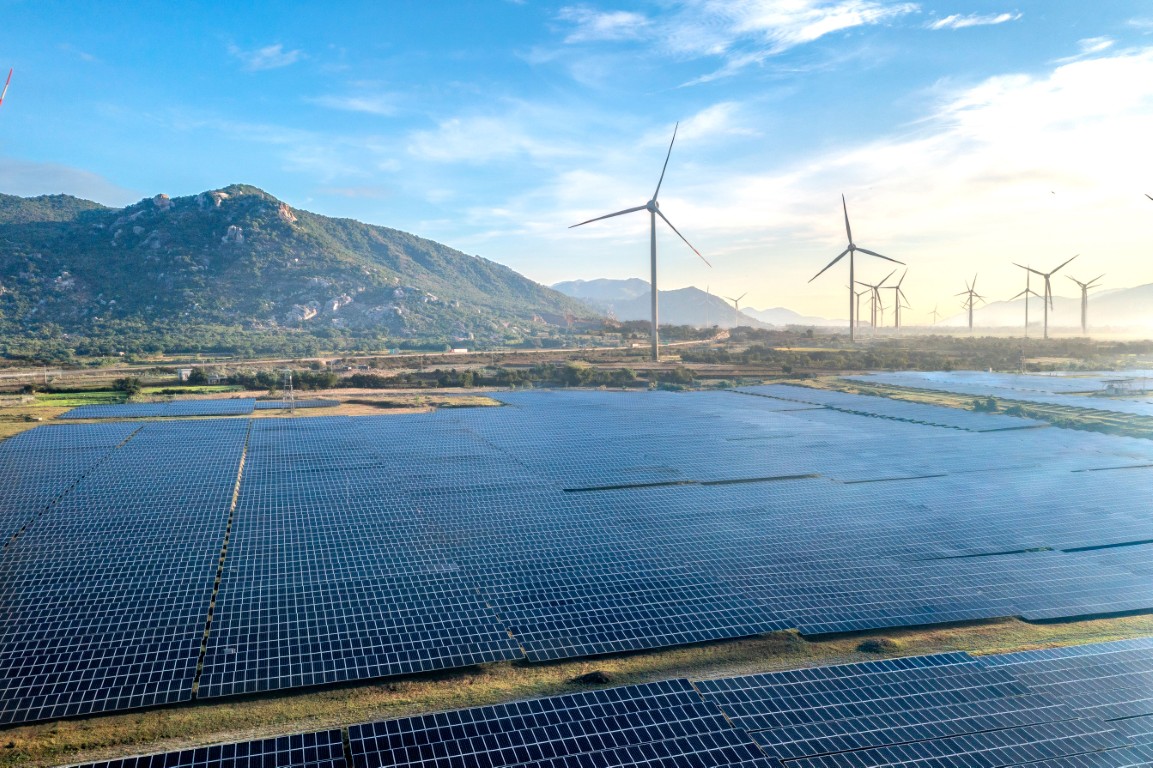 AI for Renewable Energy Firms: How Artificial Intelligence Can Optimize Energy Production, Reduce Costs and Accelerate Growth